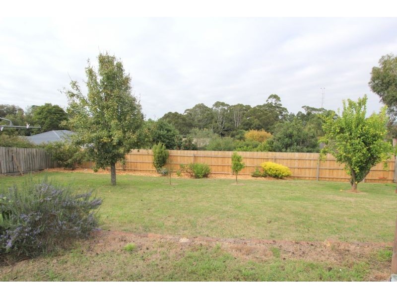 16 Peacock Street, Mirboo North VIC 3871