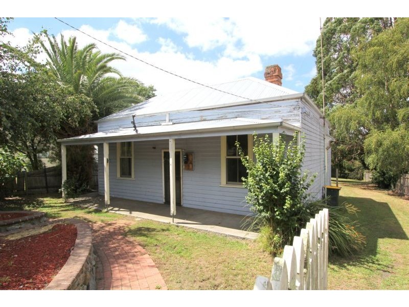 7 Brennan Street, Mirboo North VIC 3871