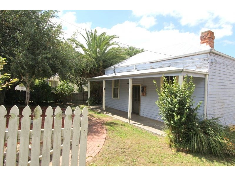 7 Brennan Street, Mirboo North VIC 3871