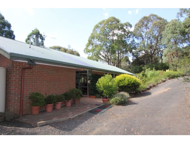 9 Grey Road, Mirboo North VIC 3871