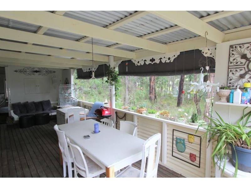 11 Balook Street, Mirboo North VIC 3871