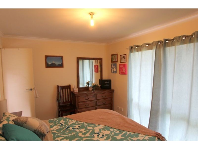 17 Bourke Street, Mirboo North VIC 3871