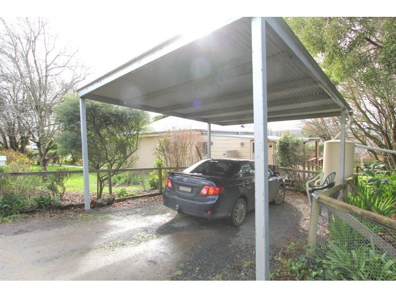 4 Balding Street, Mirboo North VIC 3871