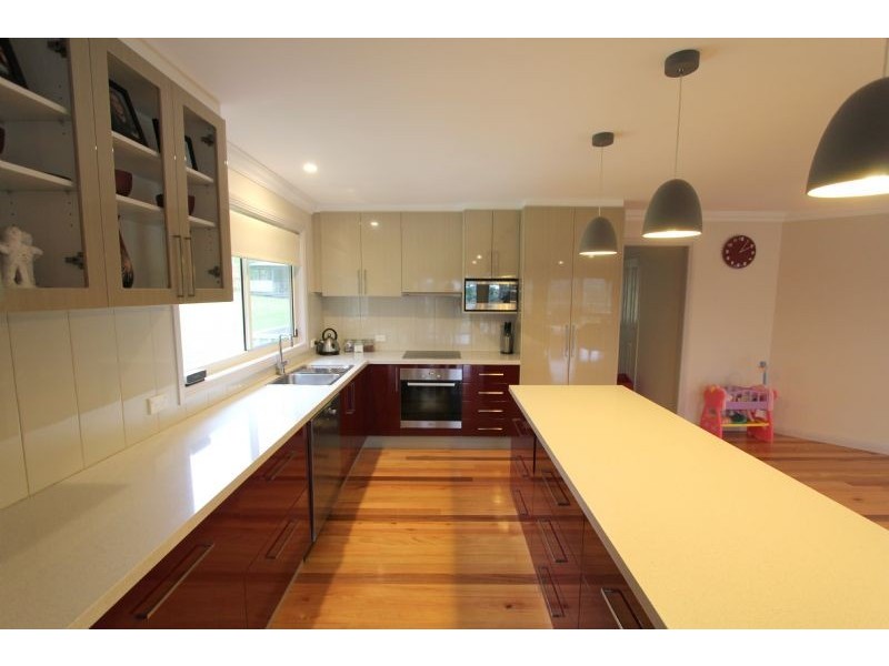 8 Grey Road, Mirboo North VIC 3871