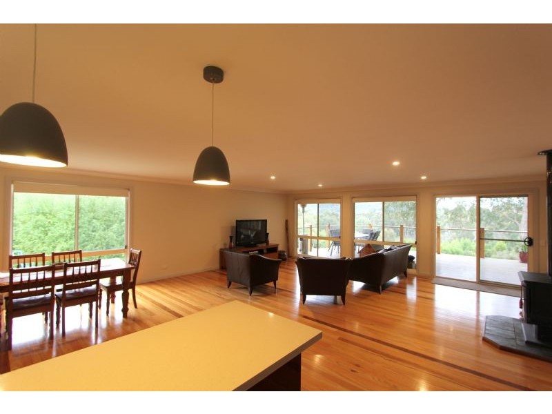 8 Grey Road, Mirboo North VIC 3871