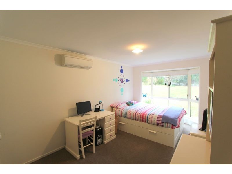 8 Grey Road, Mirboo North VIC 3871