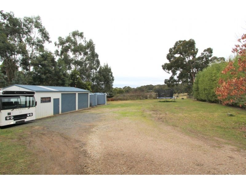 8 Grey Road, Mirboo North VIC 3871