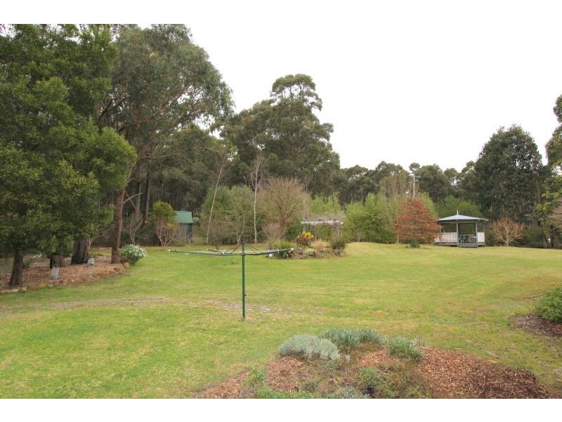 8 Grey Road, Mirboo North VIC 3871