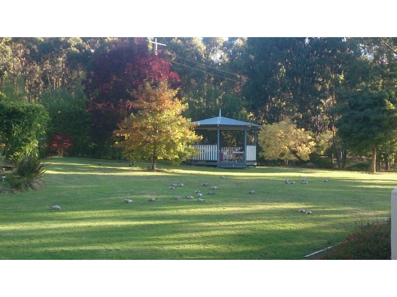 8 Grey Road, Mirboo North VIC 3871