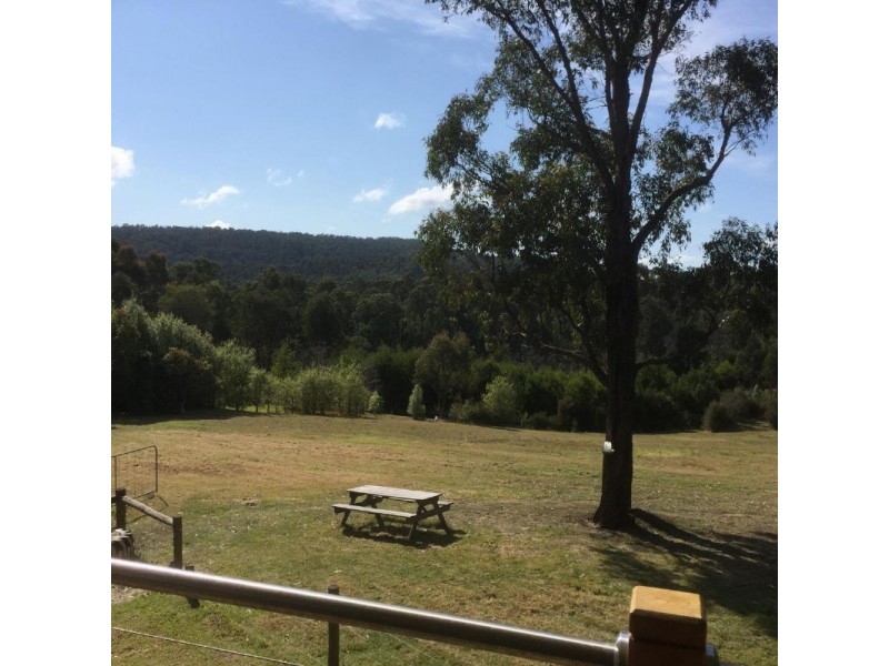 8 Grey Road, Mirboo North VIC 3871