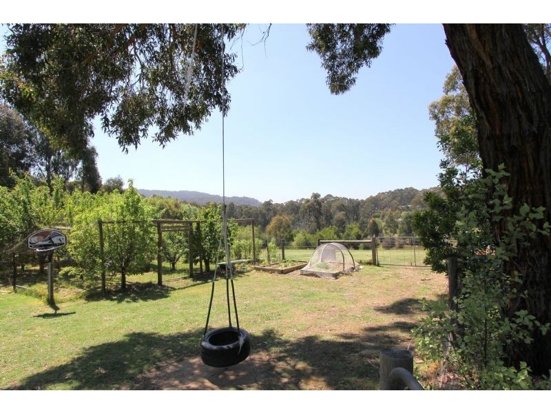 8 Grey Road, Mirboo North VIC 3871
