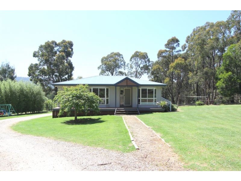 8 Grey Road, Mirboo North VIC 3871
