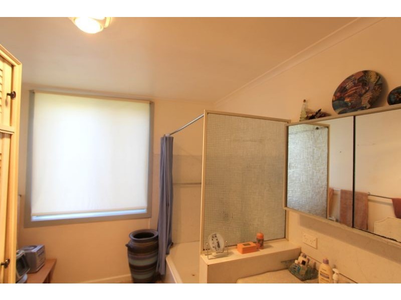 4 Mechanics Street, Boolarra VIC 3870