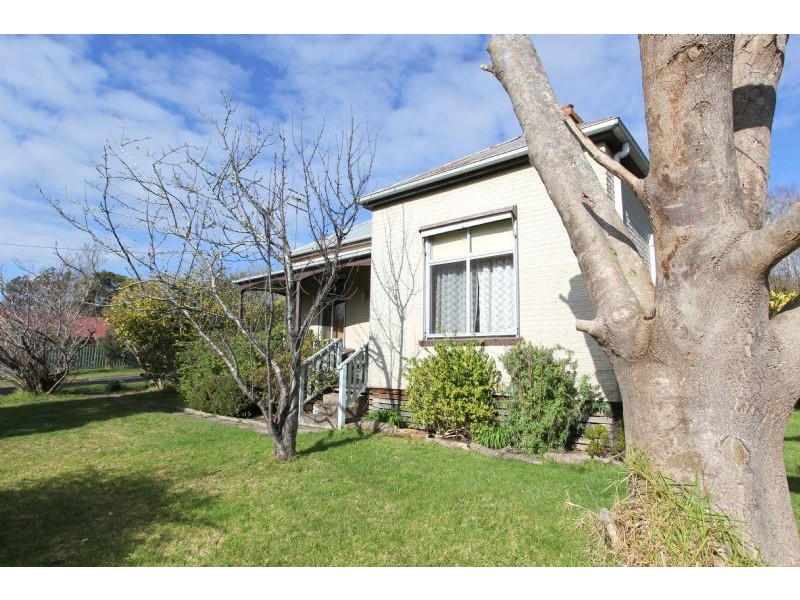 4 Mechanics Street, Boolarra VIC 3870