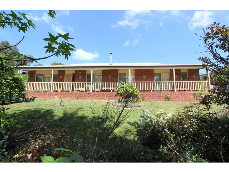 25 Balding Street, Mirboo North VIC 3871