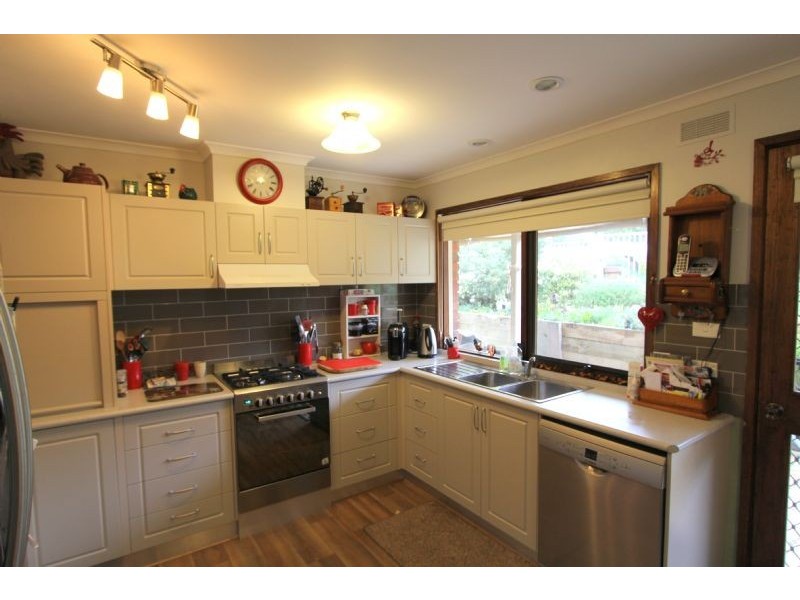 25 Balding Street, Mirboo North VIC 3871