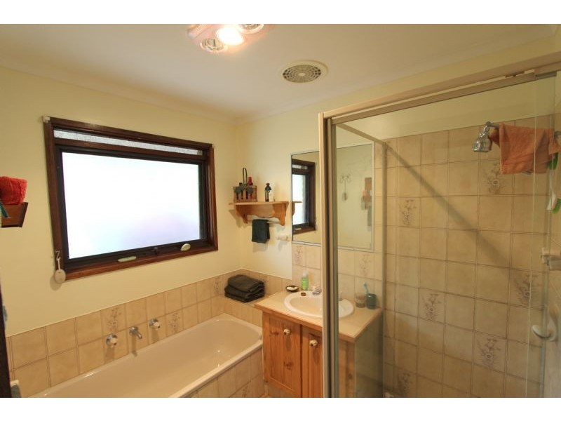 25 Balding Street, Mirboo North VIC 3871