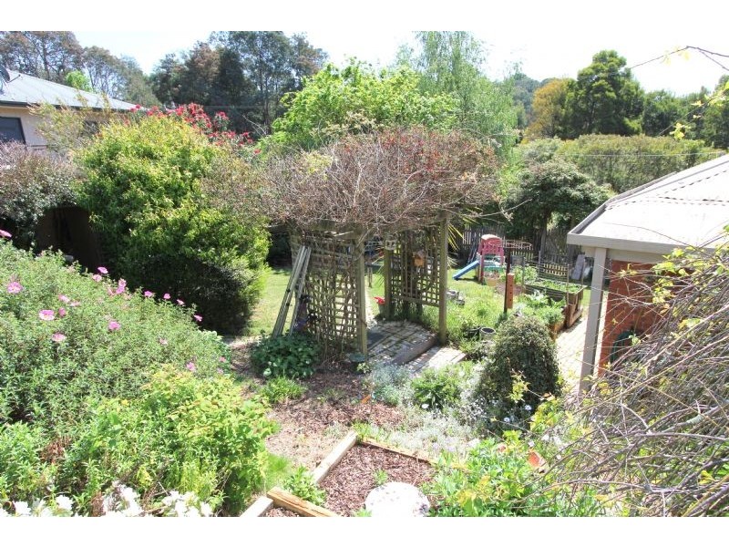 25 Balding Street, Mirboo North VIC 3871