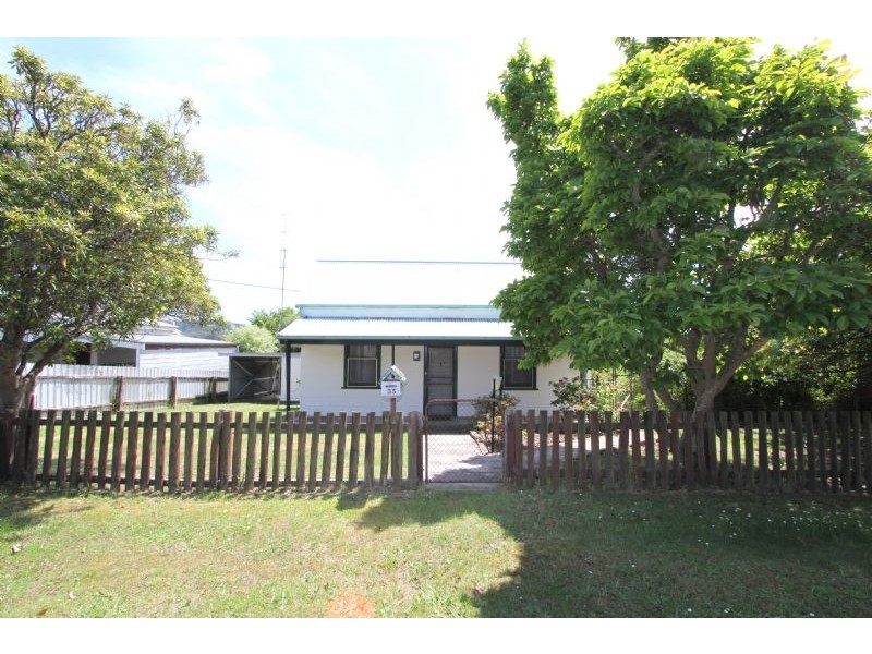 35 Couper Street, Mirboo North VIC 3871