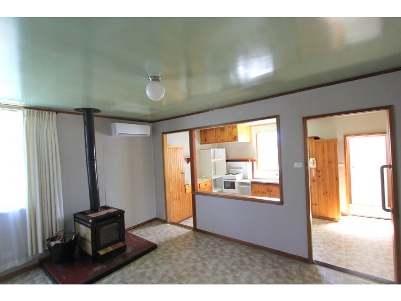 35 Couper Street, Mirboo North VIC 3871