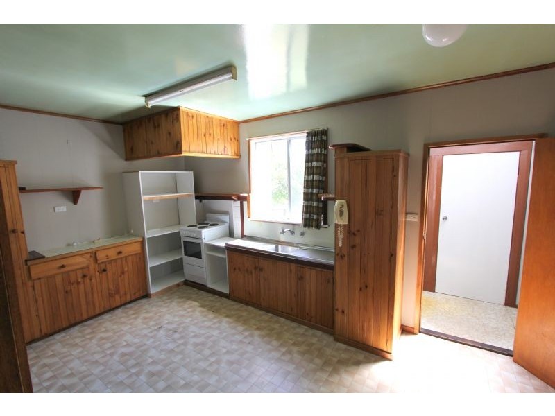 35 Couper Street, Mirboo North VIC 3871