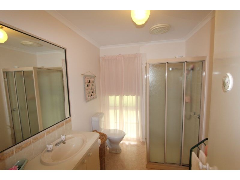 18 Golf Links Drive, Mirboo North VIC 3871