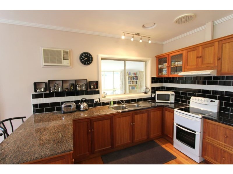 28 Baths Road, Mirboo North VIC 3871