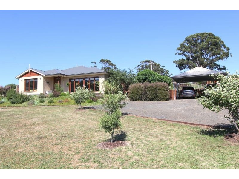 18 Josephine Crescent, Mirboo North VIC 3871