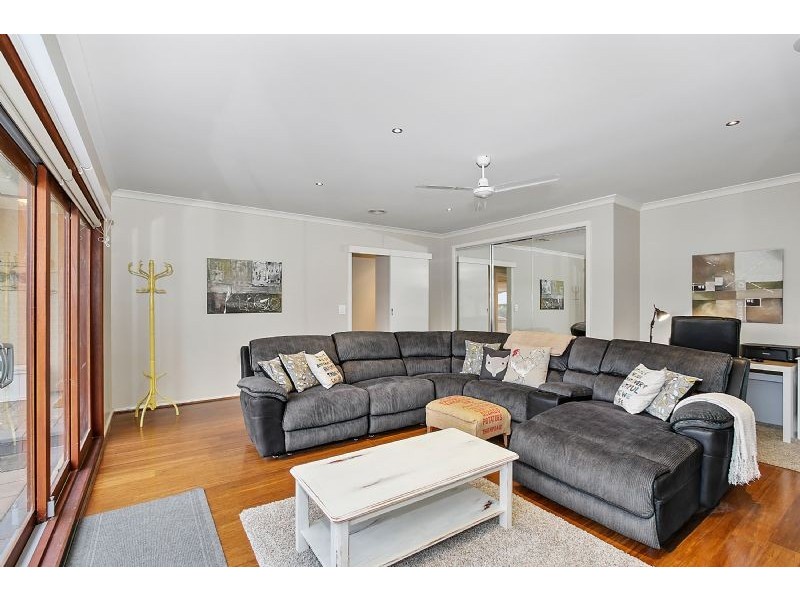 18 Josephine Crescent, Mirboo North VIC 3871