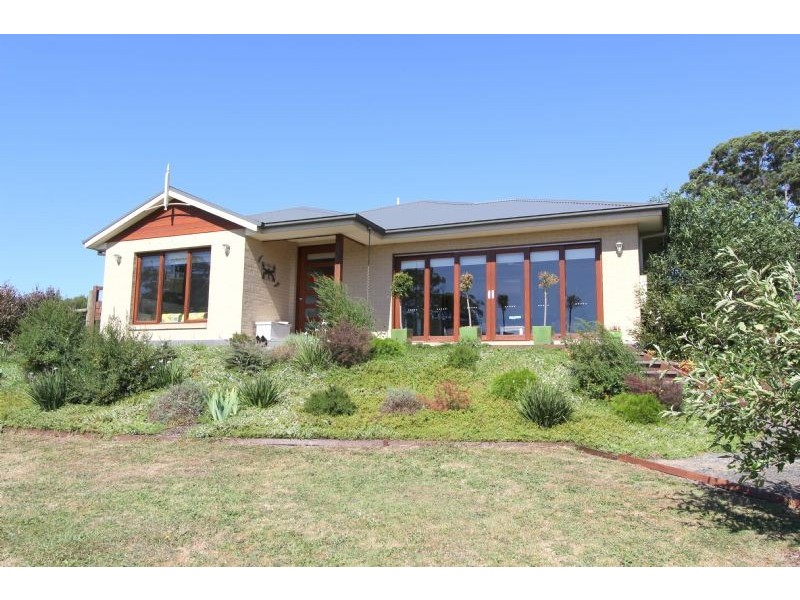 18 Josephine Crescent, Mirboo North VIC 3871