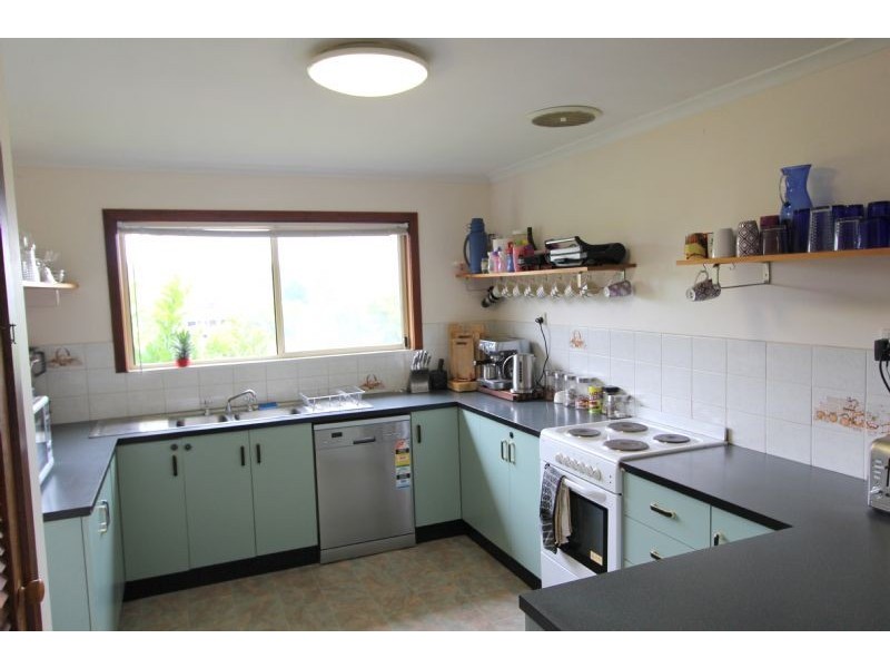 10 Allen Street, Mirboo North VIC 3871