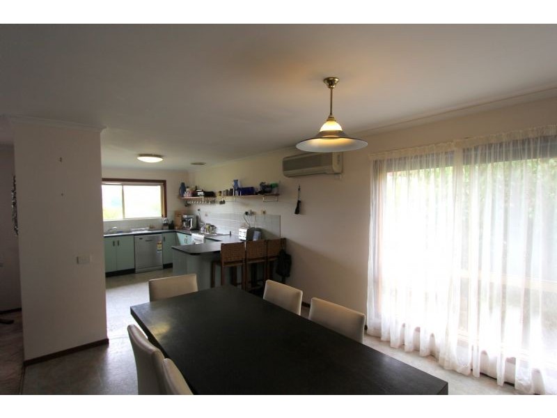 10 Allen Street, Mirboo North VIC 3871