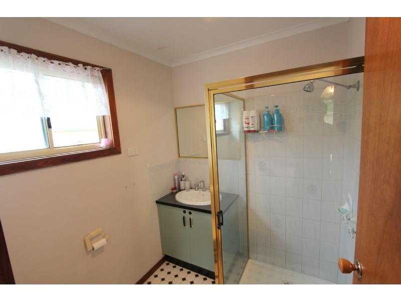 10 Allen Street, Mirboo North VIC 3871