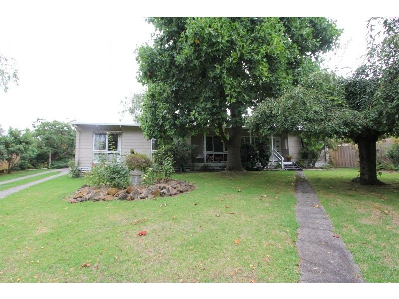 33 Grand Ridge East, Mirboo North VIC 3871