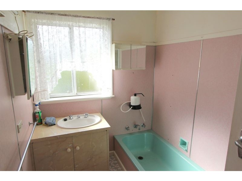 22 Peacock Street, Mirboo North VIC 3871