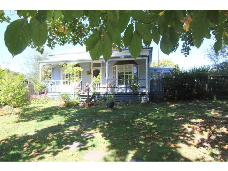 6 Ridgway, Mirboo North VIC 3871