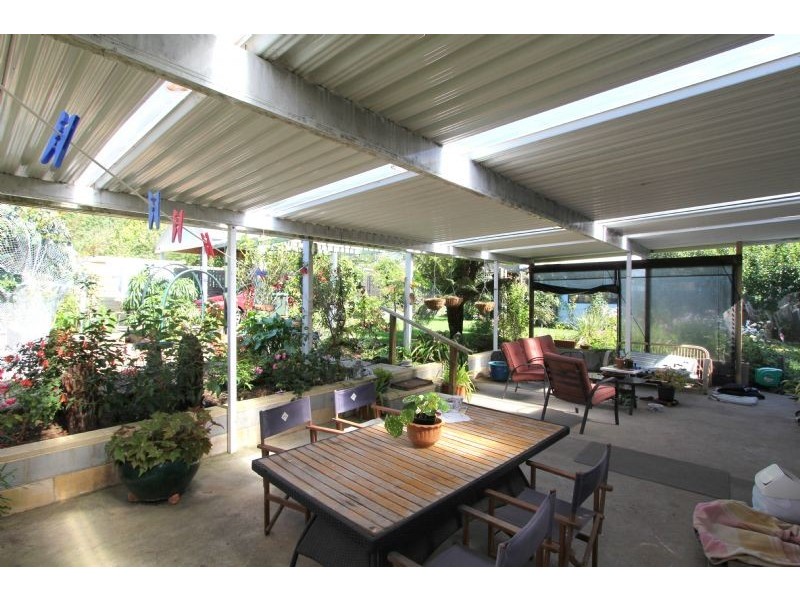 6 Ridgway, Mirboo North VIC 3871
