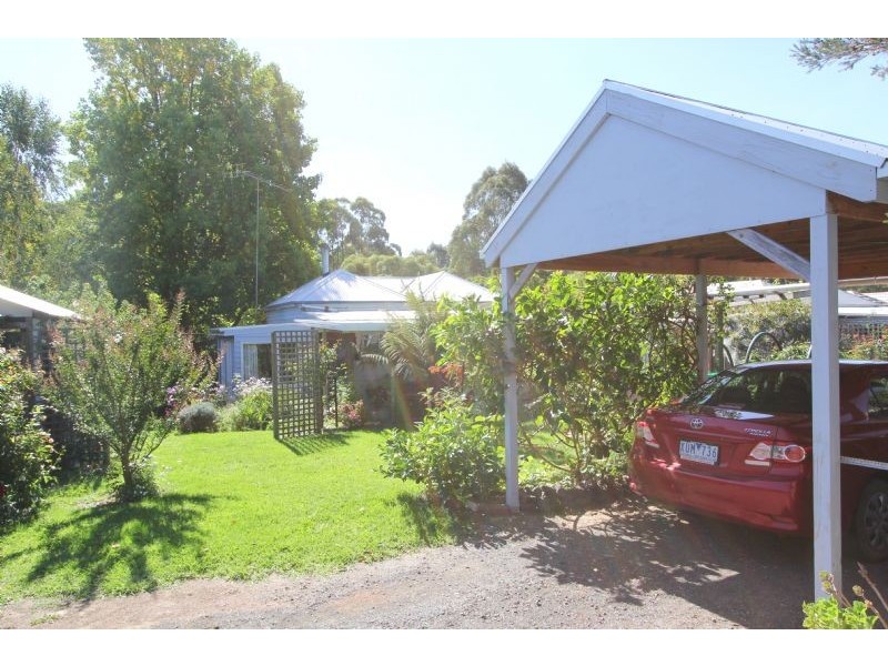 6 Ridgway, Mirboo North VIC 3871