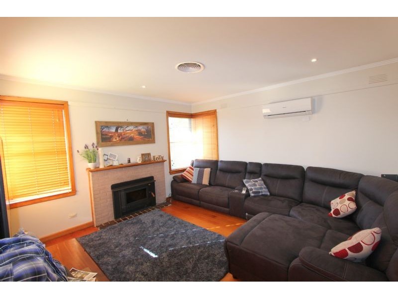 12 Peacock Street, Mirboo North VIC 3871