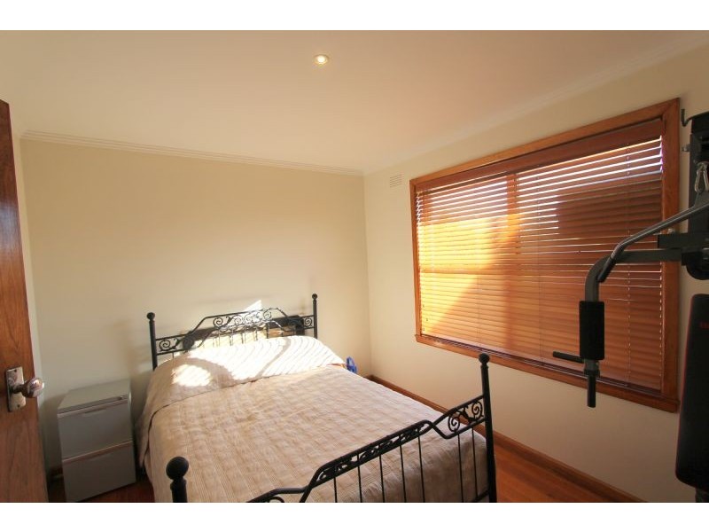 12 Peacock Street, Mirboo North VIC 3871