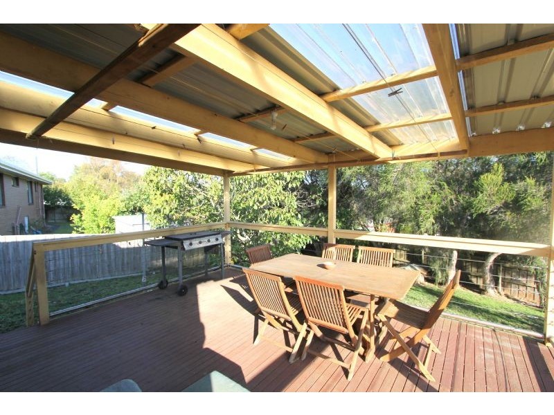 12 Peacock Street, Mirboo North VIC 3871