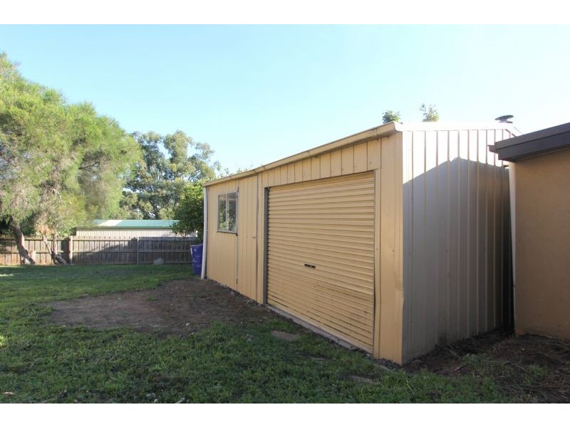 12 Peacock Street, Mirboo North VIC 3871