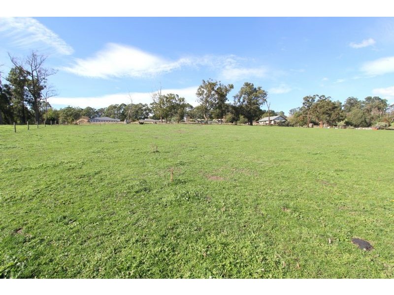 17 Allen Street, Mirboo North VIC 3871