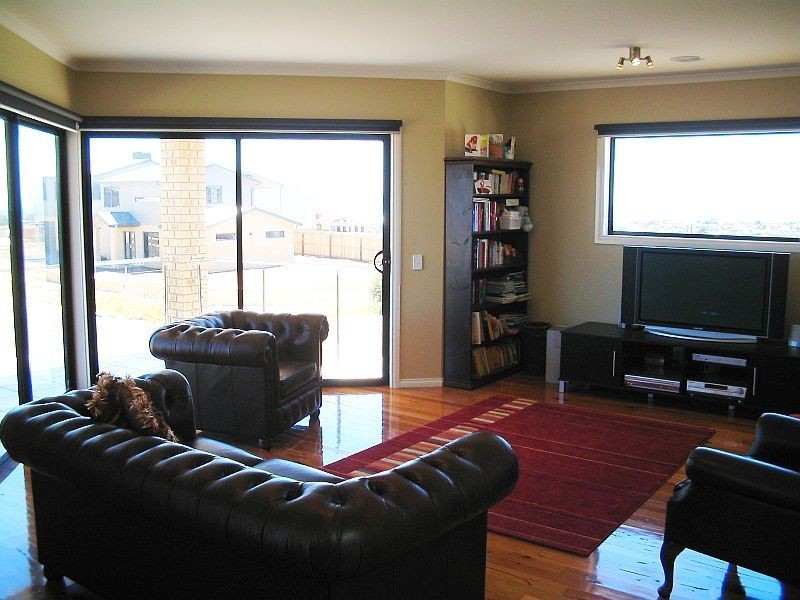 24 Leonard Drive, Drysdale VIC 3222