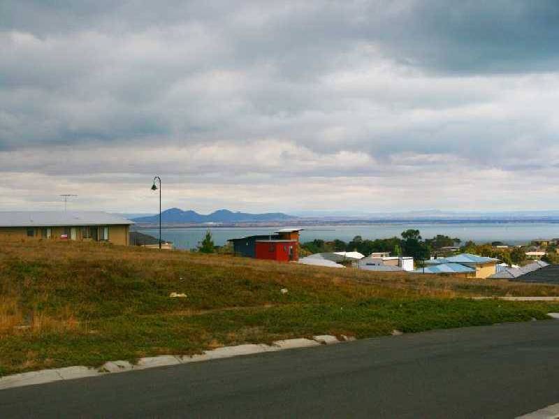 26 Leonard Drive, Drysdale VIC 3222