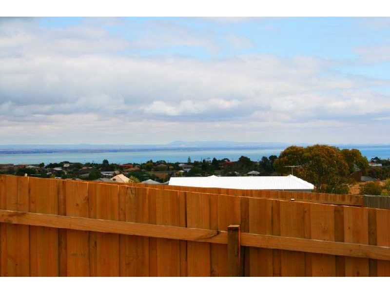 26 Leonard Drive, Drysdale VIC 3222