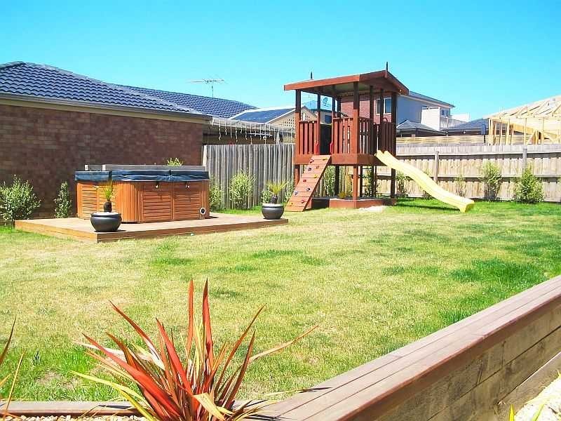 24 Leonard Drive, Drysdale VIC 3222
