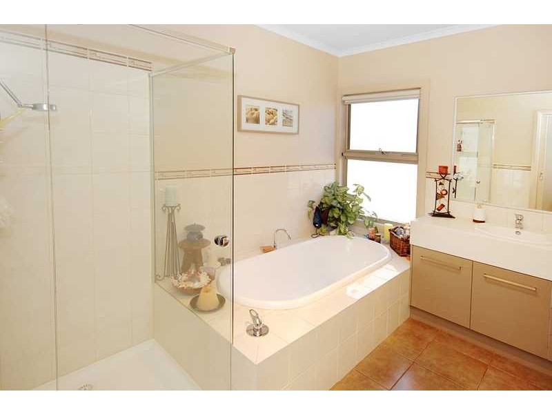 34 Narawi Avenue, Clifton Springs VIC 3222