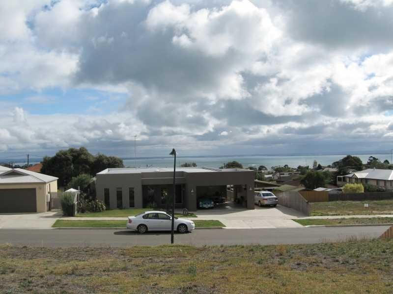 29 Narawi Avenue, Drysdale VIC 3222