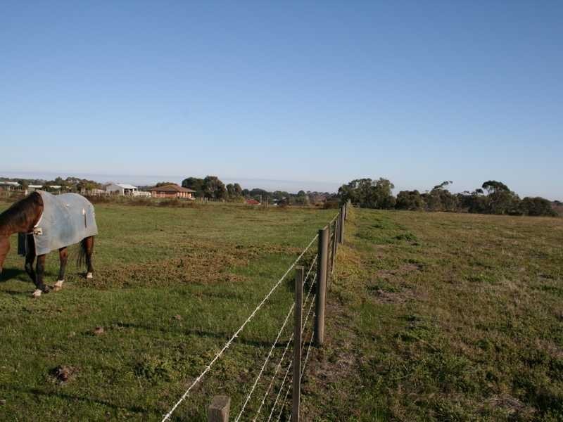 17-18 Landsdale Court, Drysdale VIC 3222